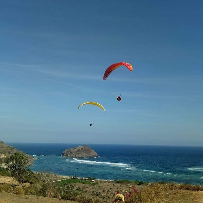 lombok paragliding